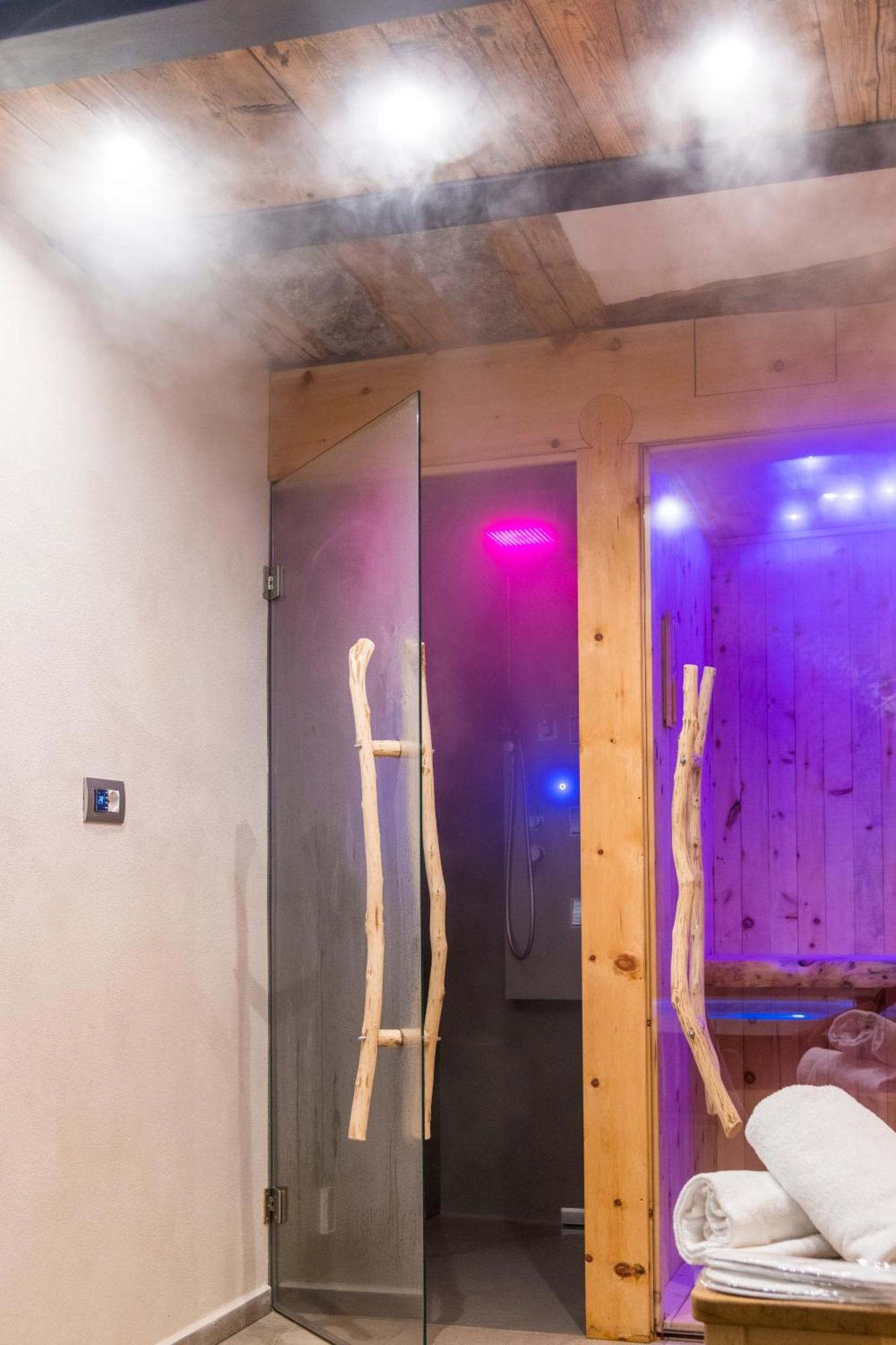 La Placette - Albergo Diffuso E Trattoria Usseaux Exteriör bild