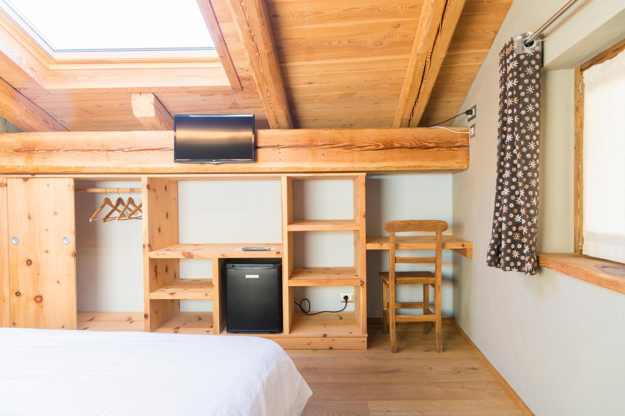 La Placette - Albergo Diffuso E Trattoria Usseaux Exteriör bild