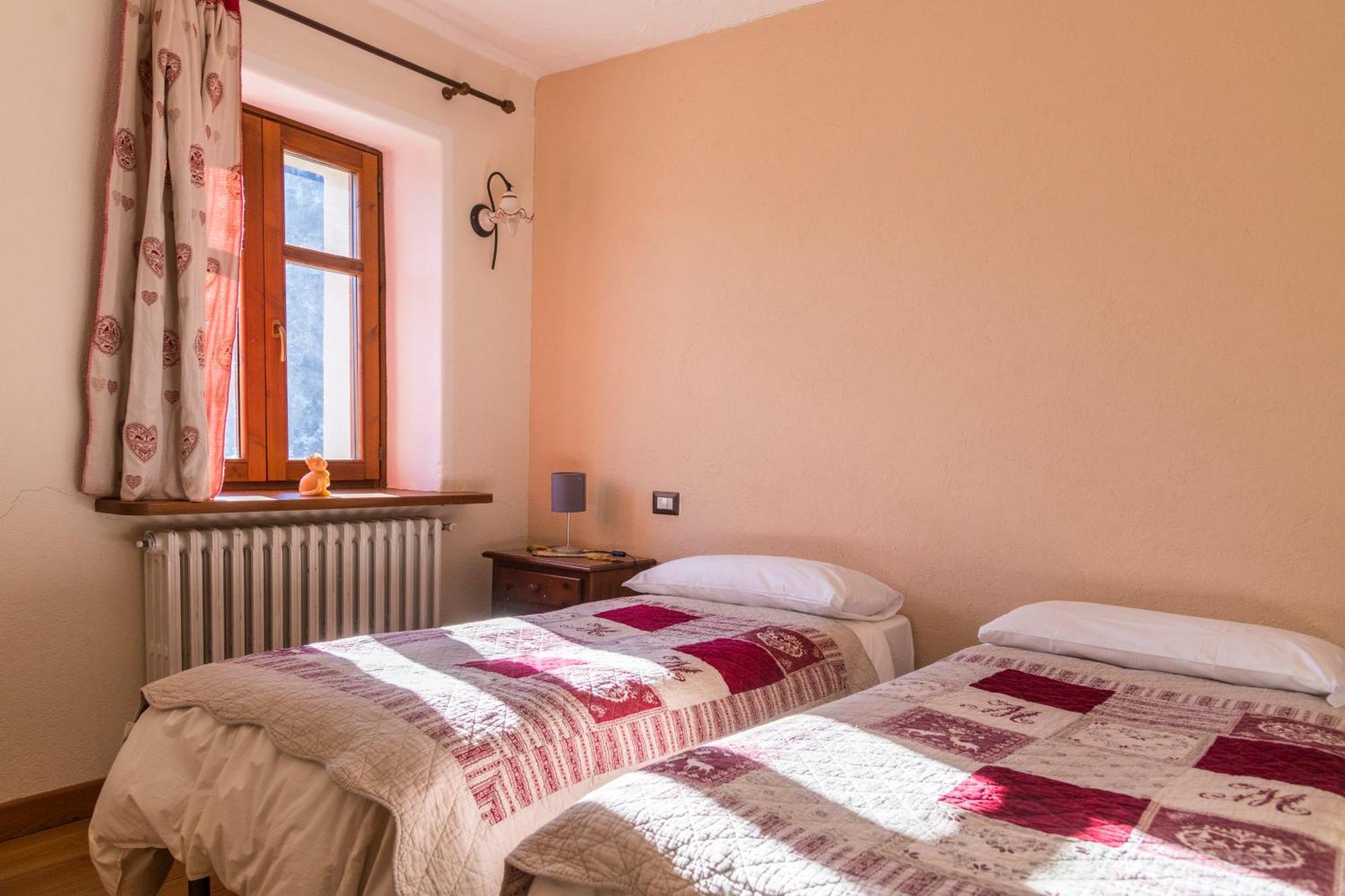 La Placette - Albergo Diffuso E Trattoria Usseaux Exteriör bild