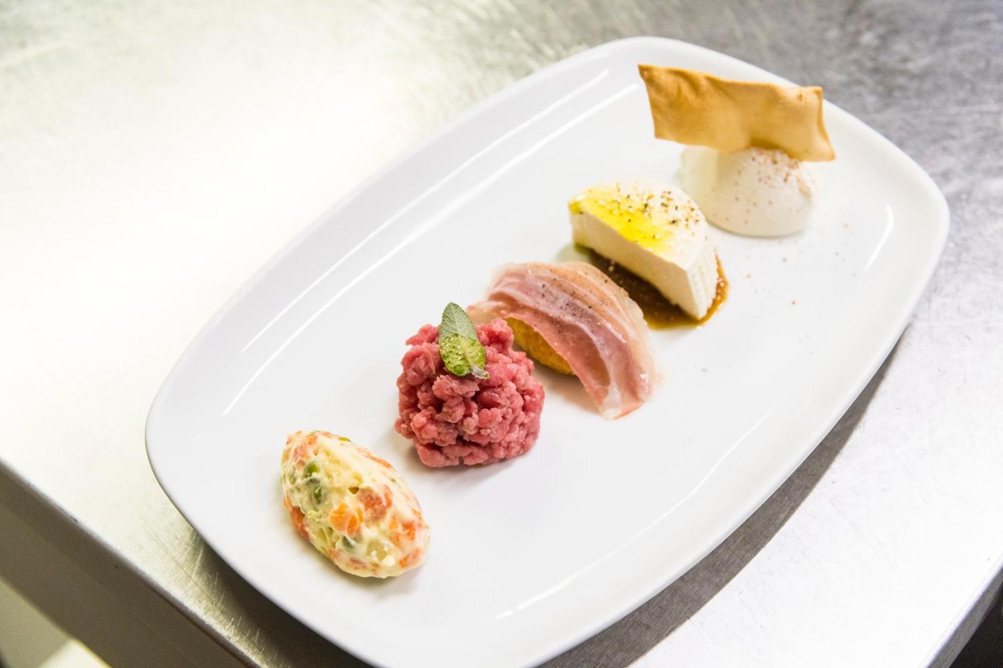 La Placette - Albergo Diffuso E Trattoria Usseaux Exteriör bild