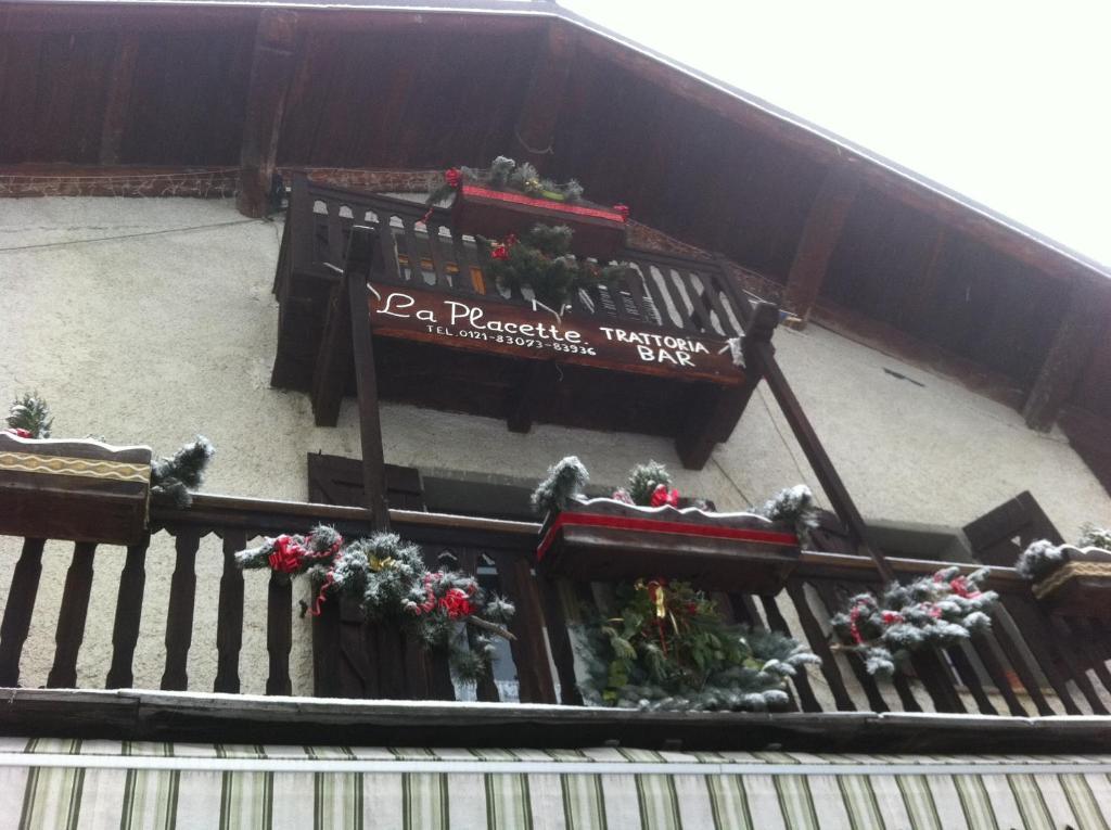 La Placette - Albergo Diffuso E Trattoria Usseaux Exteriör bild