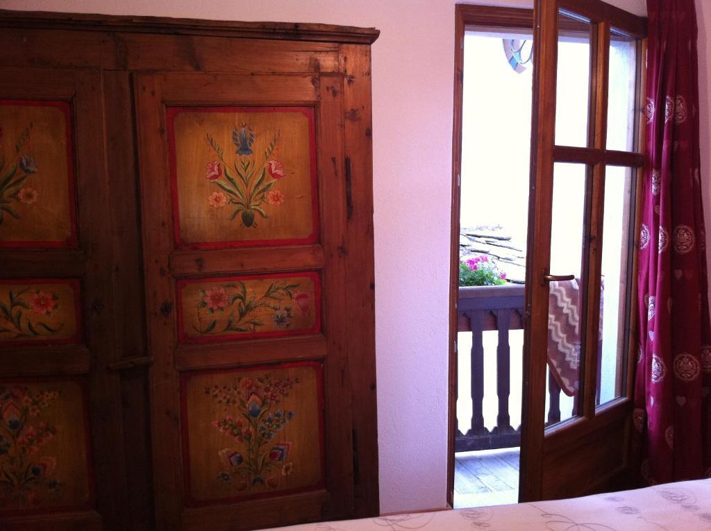 La Placette - Albergo Diffuso E Trattoria Usseaux Rum bild