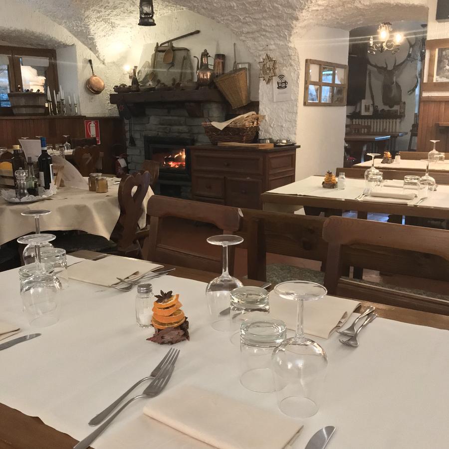 La Placette - Albergo Diffuso E Trattoria Usseaux Exteriör bild