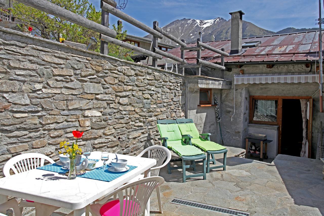 La Placette - Albergo Diffuso E Trattoria Usseaux Exteriör bild