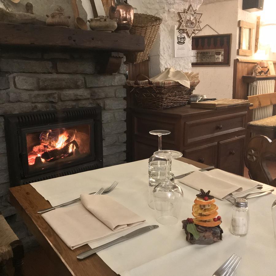 La Placette - Albergo Diffuso E Trattoria Usseaux Exteriör bild
