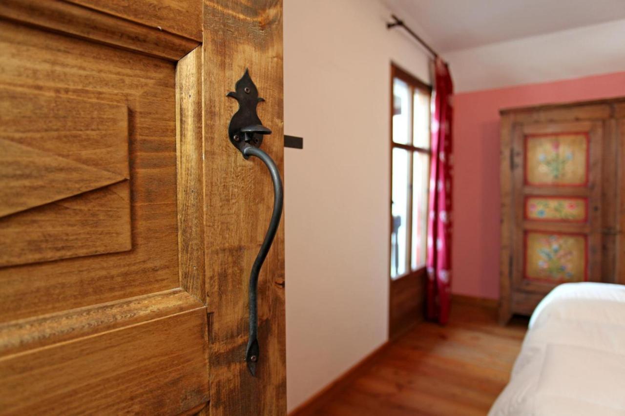 La Placette - Albergo Diffuso E Trattoria Usseaux Exteriör bild